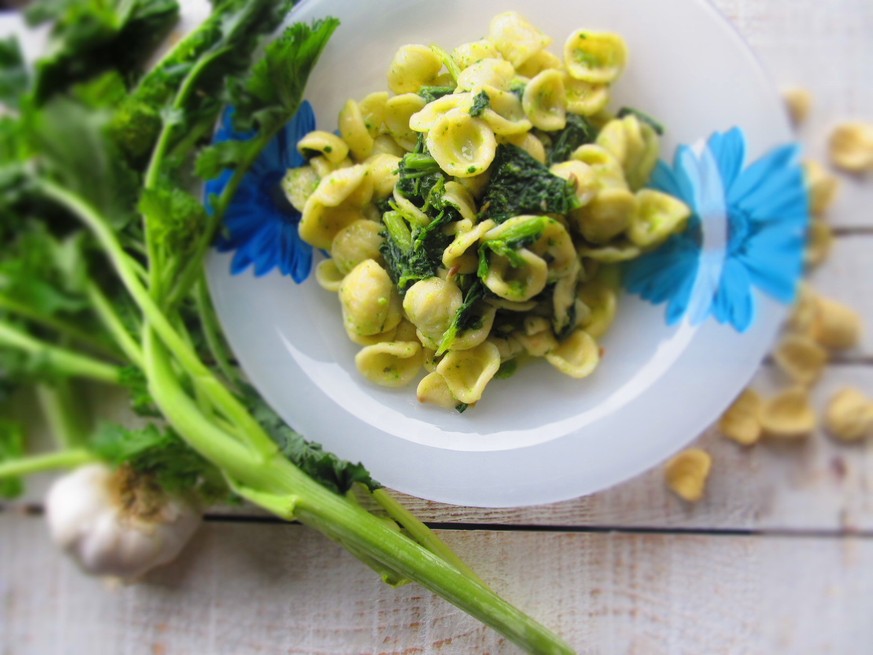 Orecchiette alla cime di rapa puglia pasta http://blog.giallozafferano.it/gabriellalomazz/orecchiette-con-cime-di-rapa/