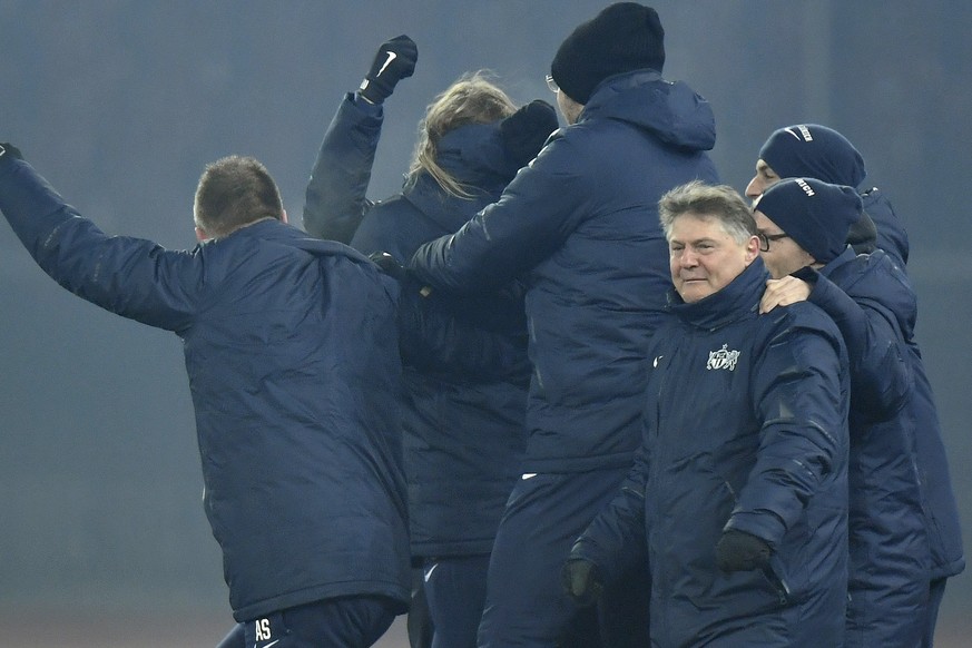 CAPTION CORRECTION - Der Zuercher Praesident Ancillo Canepa freut sich nach dem Fussball Cup-Halbfinal FC Zuerich gegen den Grasshopper Club Zuerich im Stadion Letzigrund in Zuerich am Mittwoch, 28. F ...