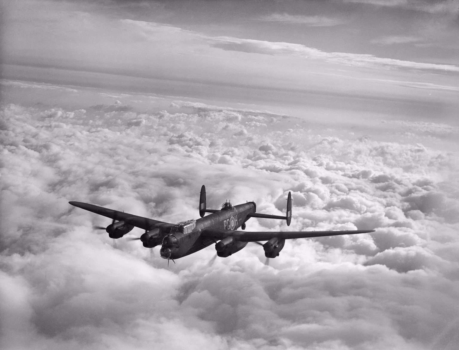 Lancaster B Mark III, LM449 PG-H, of No. 619 Squadron RAF based at Coningsby, Lincolnshire, in flight.
wikicommons