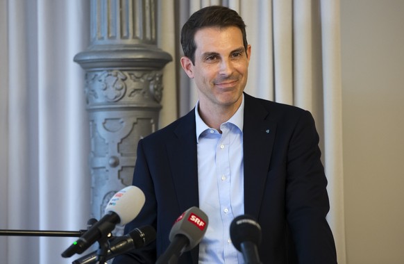 Staenderat Thierry Burkart gibt waehrend einer Medienkonferenz die Kandidatur fuer das Praesidium der FDP Schweiz bekannt, am Montag, 16. August 2021 in Bern. (KEYSTONE/Peter Klaunzer)