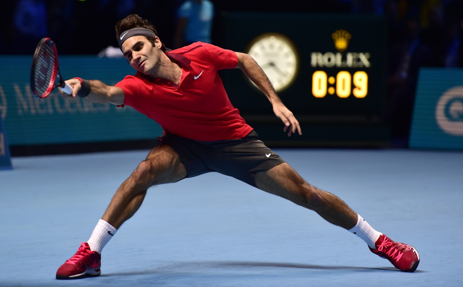 Wird sich Roger Federer in Lille wieder so verrenken können?