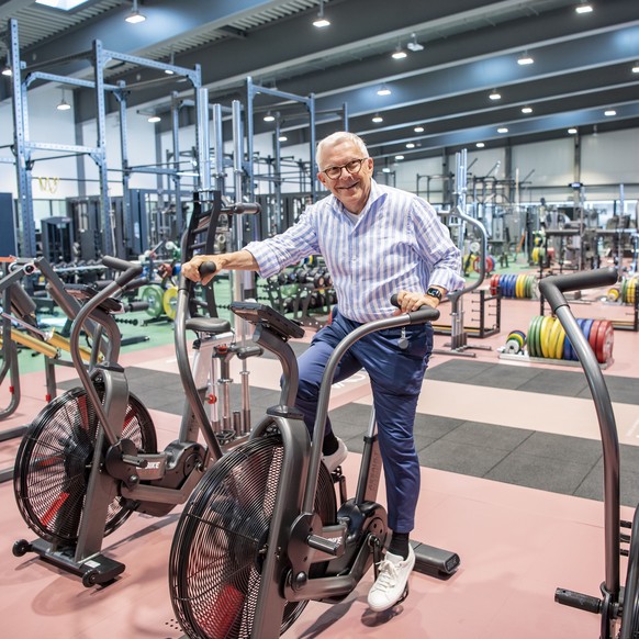 Der Apotheker und Wissenschaftler Hans-Peter Strebel (genannt HP Strebel) waehrend eines Rundganges durch das Spitzensport-Zentrum "OYM" ("On Your Marks"), am Mittwoch, 26. August  ...