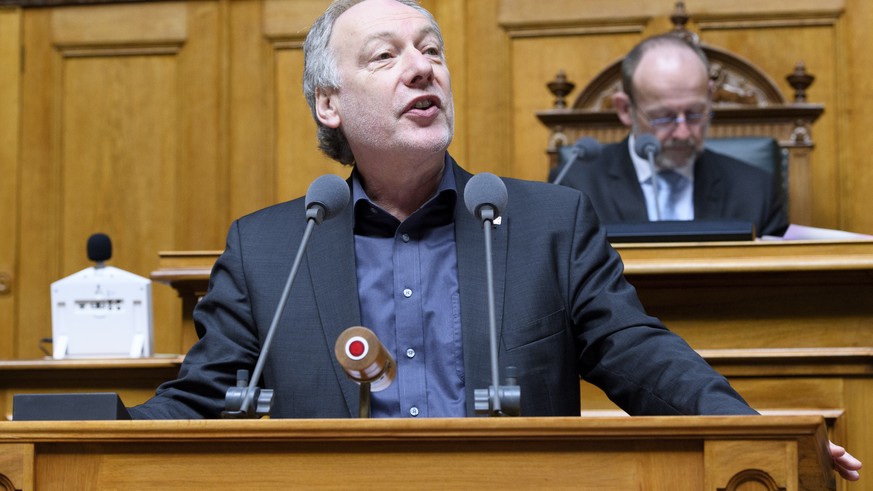 Thomas Hardegger, SP-ZH, spricht vorher Dominique de Buman, CVP-FR, an der Fruehlingssession der Eidgenoessischen Raete, am Donnerstag, 8. Maerz 2018 im Nationalrat in Bern. (KEYSTONE/Anthony Anex)