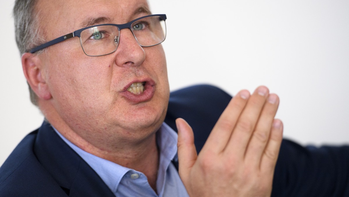 Le conseiller d'Etat vaudois Pierre-Yves Maillard parle lors d'une conference de presse sur l'evolution des couts de la sante et suite a l'annonce sur la hausse des primes dans l&# ...