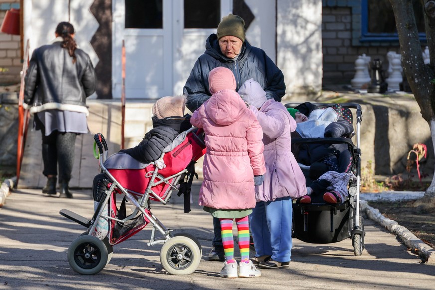 RUSSIA, KHERSON REGION - NOVEMBER 25, 2025: An employee and students are seen at the Alyoshki psychoneurologic children s home in Skadovsk. Alexei Konovalov/TASS PUBLICATIONxINxGERxAUTxONLY 86017049